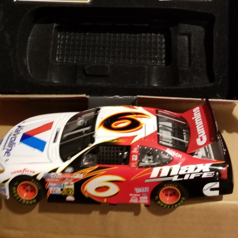 Mark Martin 2000 MaxLife Ford Taurus diecast car